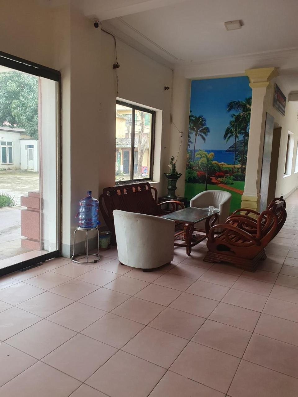 Hotel Khach San Vien Dong Cửa Lò Exterior foto